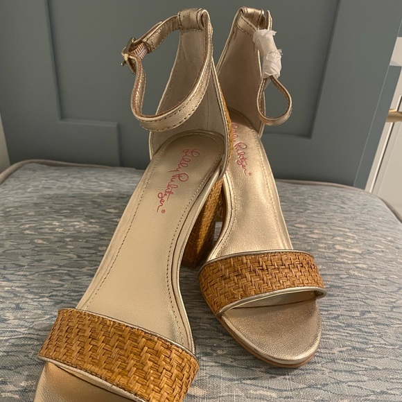 Lilly Pulitzer Amber Lynn Sandal size 6.5 never worn - Picture 1 of 3